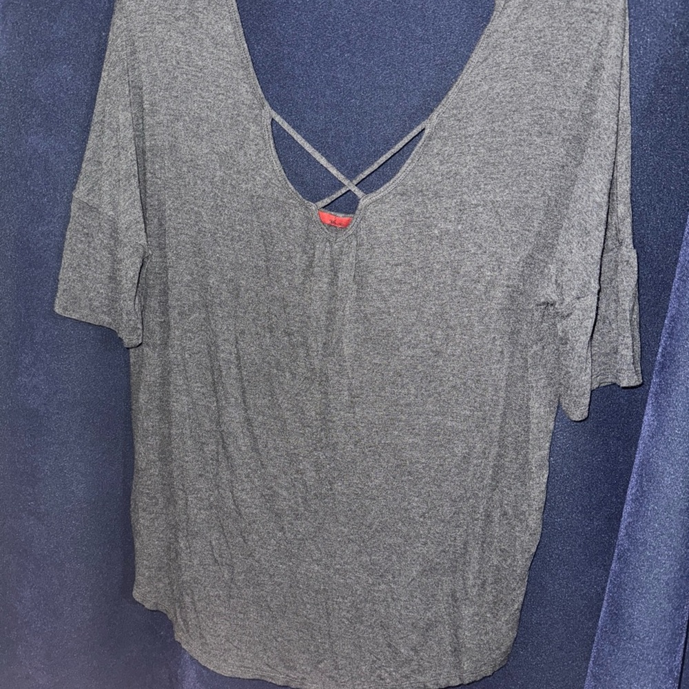 Gray Backless Blouse with V-Neck and Relaxed Fit